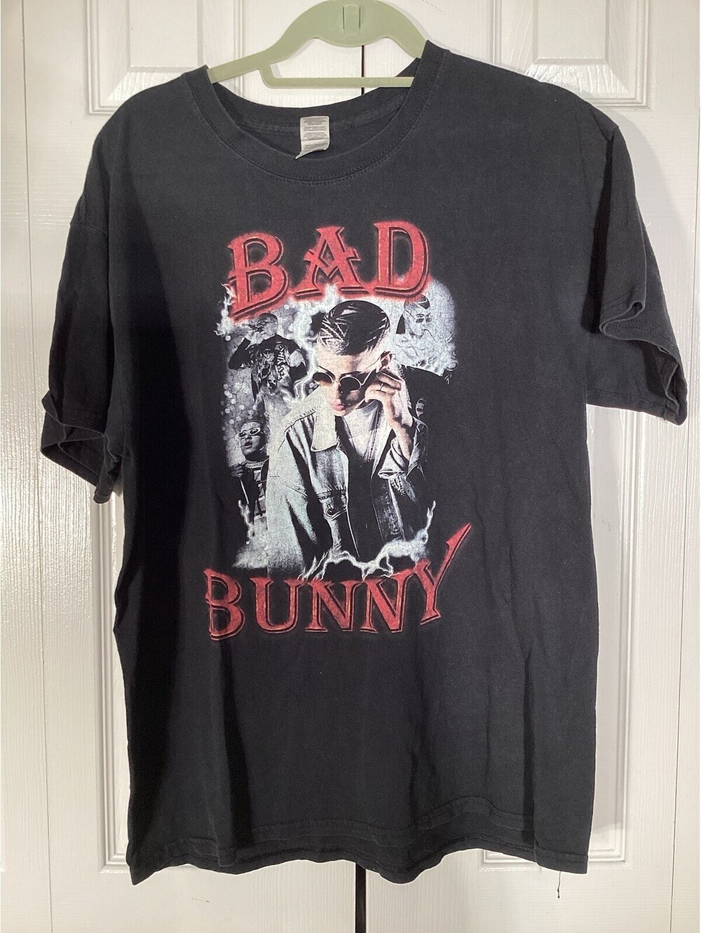 bad bunny graphic t-shirt black size large